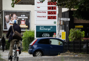 ECB to Hold Rates Steady as Rebound in Energy Prices Threatens to Revive Inflation